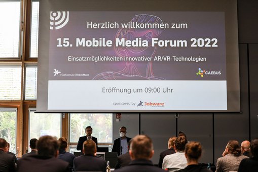 Prof. Dr. Stephan Böhm und Prof. Dr. Peter Winzer eröffnen das 15. Mobile Media Forum.